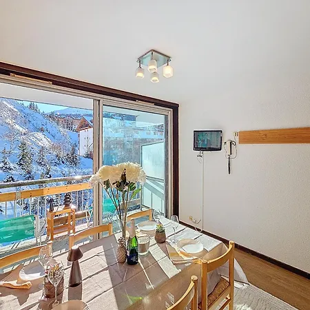 1650 - Amazing Ski-in Ski-out Flat 3s03 * Courchevel